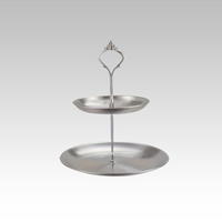 Elegante dreistöckige Etagere für Partys