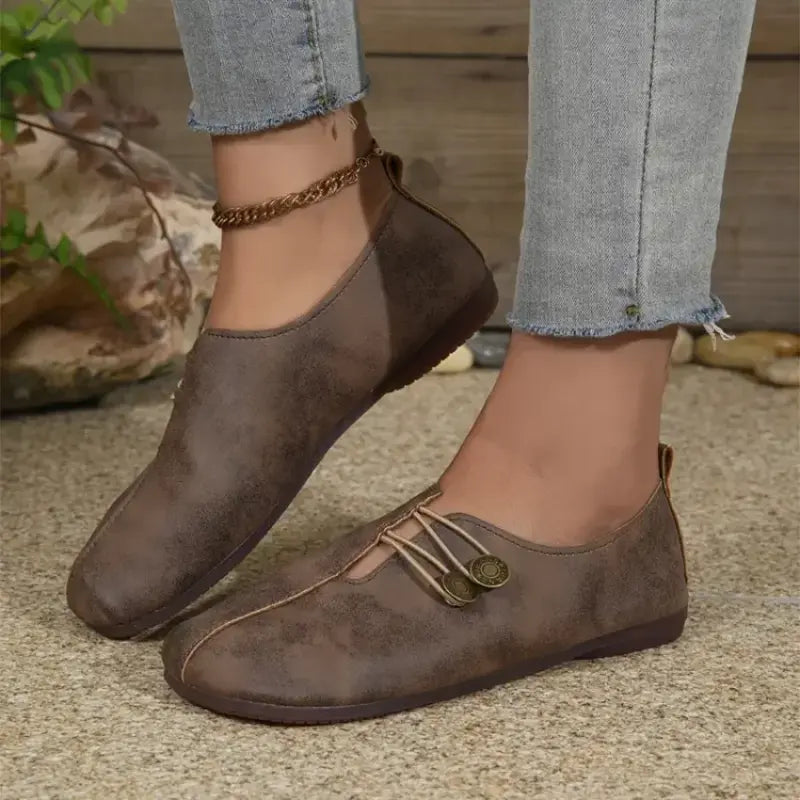 Elegante, ergonomische flache Schuhe mit runder Zehenkappe und weicher Sohle