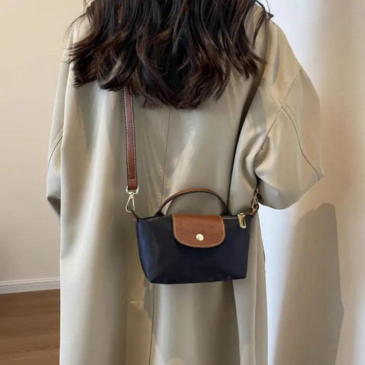 Elegante kleine Umhängetasche – vielseitiges Design und bequem verstellbarer Schultergurt