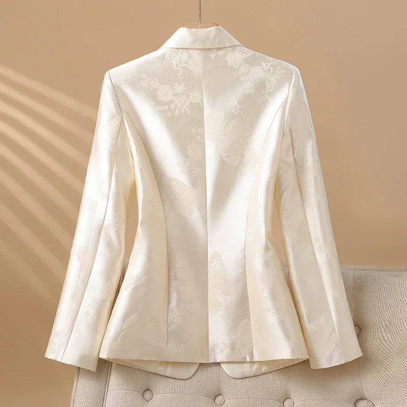 Eleganter Damenblazer mit Rosette und Schmuckknopf