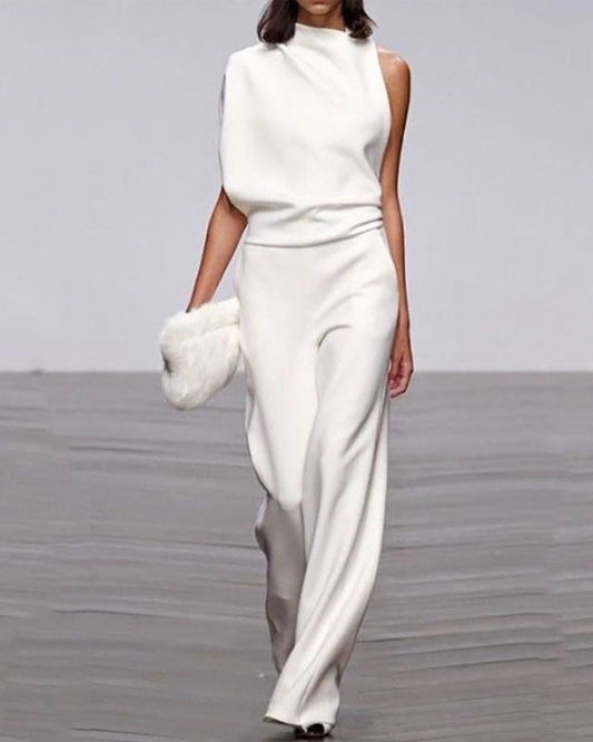 Eleganter Jumpsuit mit hohem Kragen