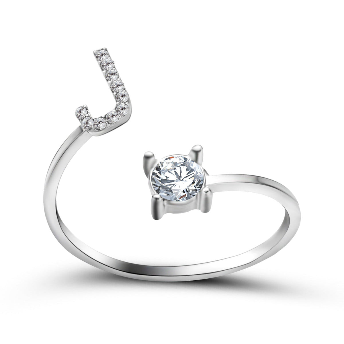 Eleganter Ring mit Initialen, um Erinnerungen lebendig zu halten