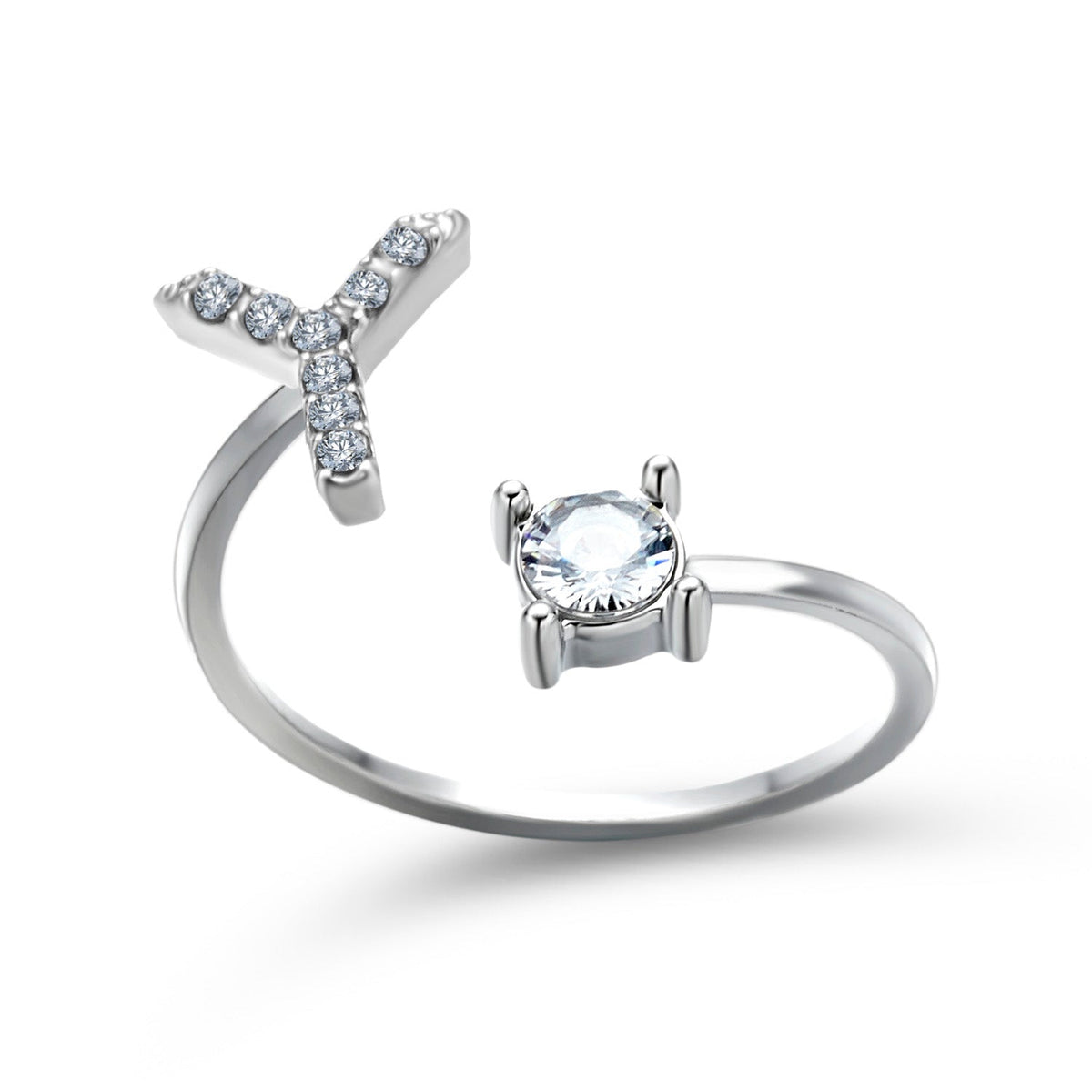 Eleganter Ring mit Initialen, um Erinnerungen lebendig zu halten