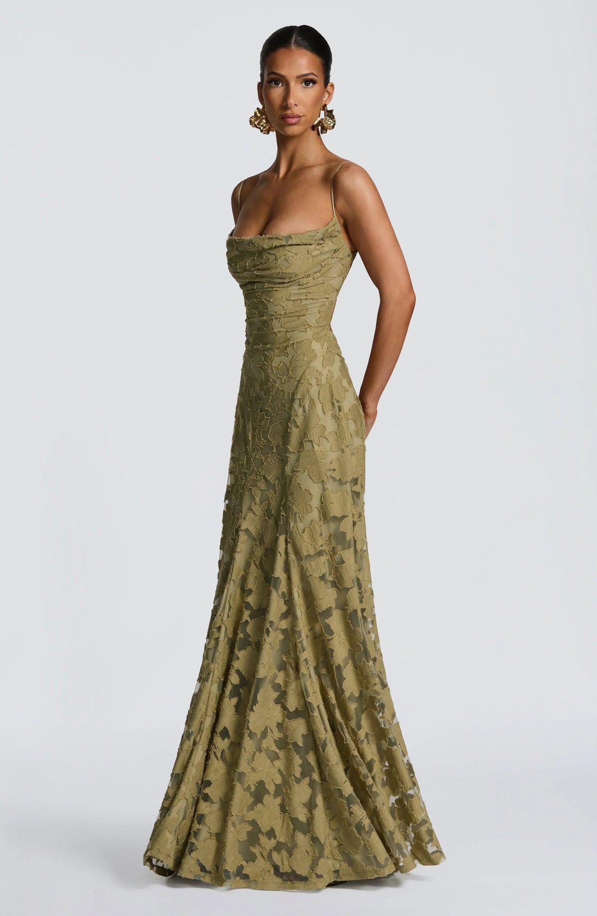 Elegantes rückenfreies Spitze-Maxikleid
