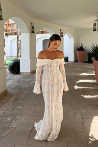 Elegantes und figurschmeichelndes Georgette-Spitzen-Maxikleid in Elfenbein für besondere Anlässe