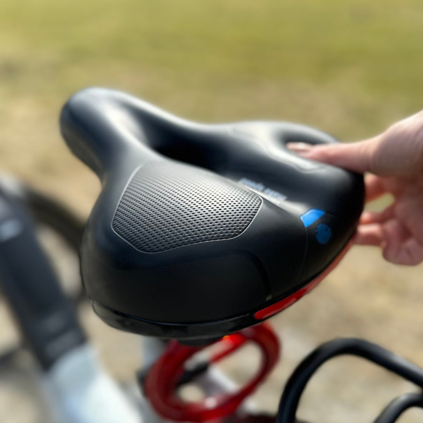 Fahrradsattel mit druckentlastendem Memory-Schaum - Schwarz