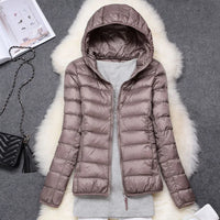 Federleichte, faltbare Damen-Daunenjacke mit Kapuze in Taupe