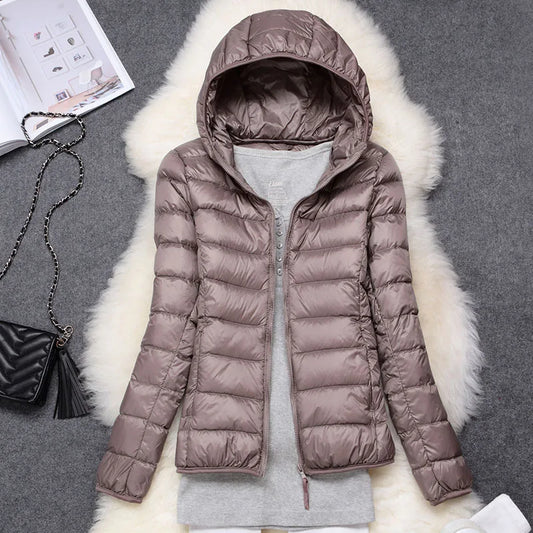 Federleichte, faltbare Damen-Daunenjacke mit Kapuze in Taupe