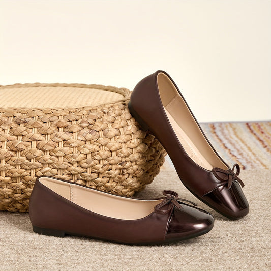 Flache Damen-Slipper mit karreeförmiger Schuhspitze
