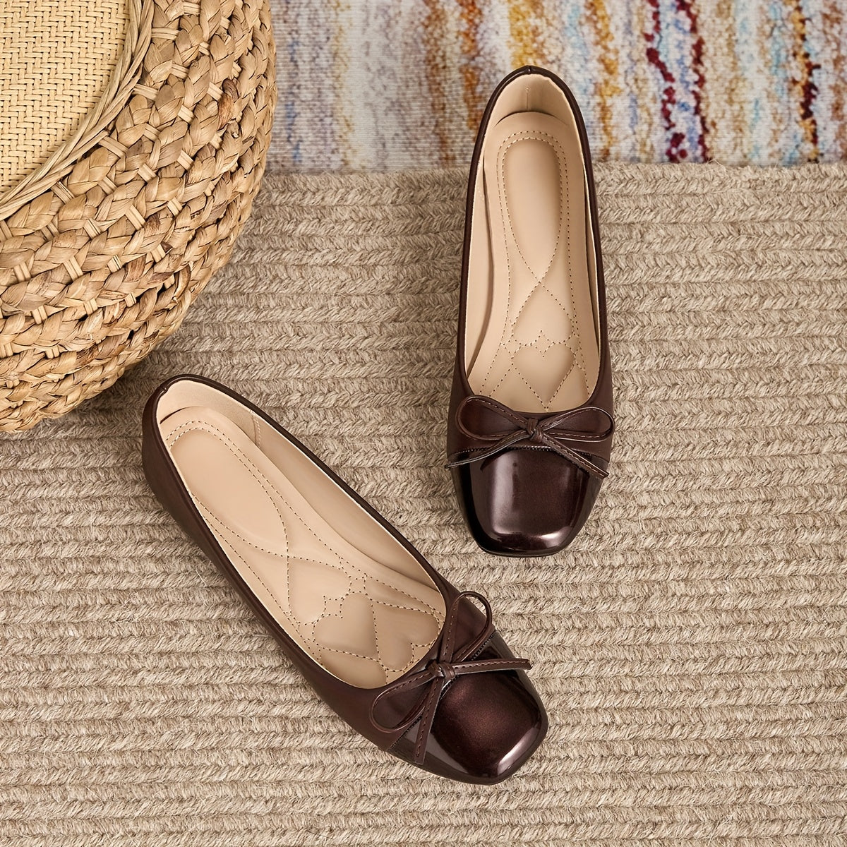 Flache Damen-Slipper mit karreeförmiger Schuhspitze
