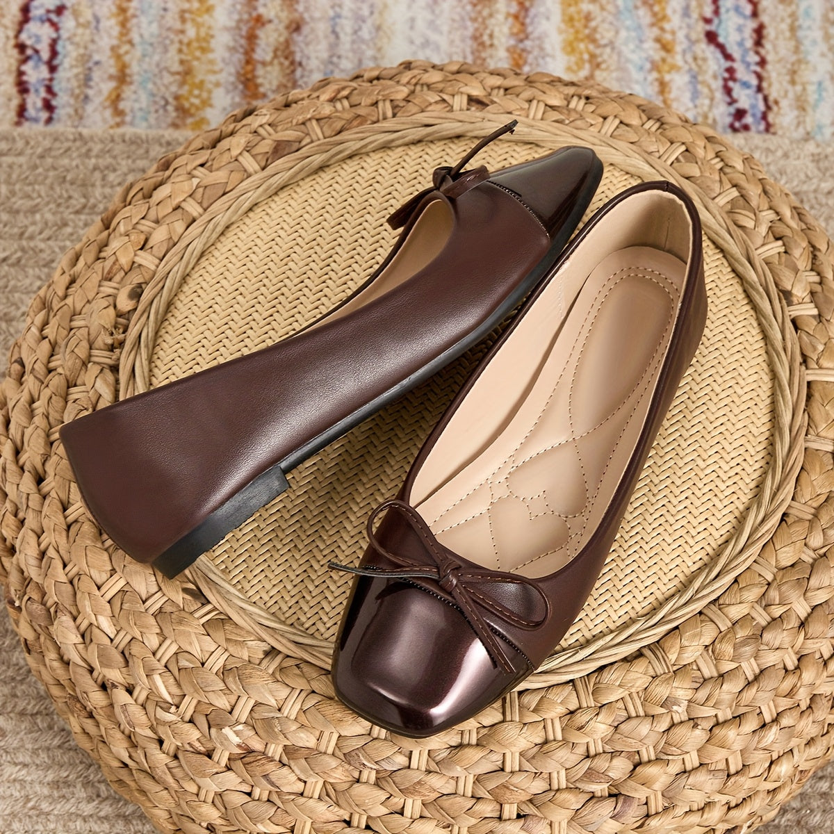 Flache Damen-Slipper mit karreeförmiger Schuhspitze