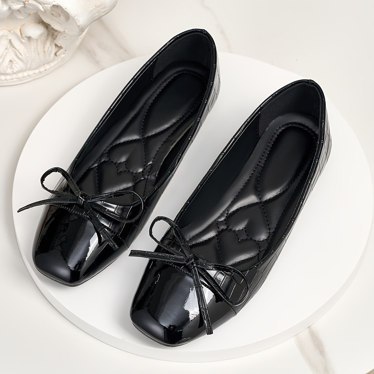 Flache Damen-Slipper mit karreeförmiger Schuhspitze