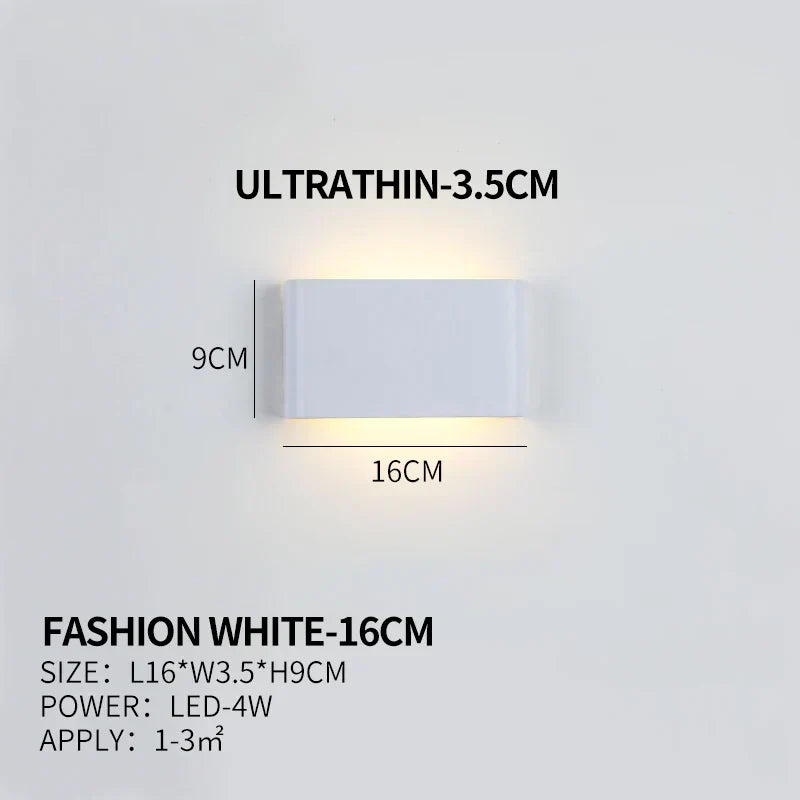 Flache LED-Wandleuchte aus Aluminium mit Acrylschirm