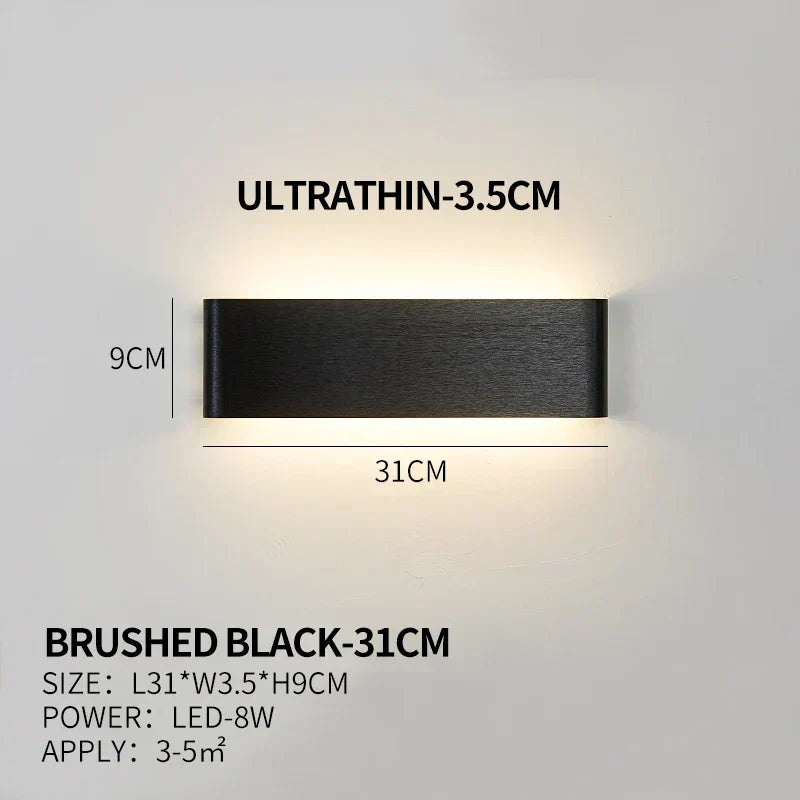 Flache LED-Wandleuchte aus Aluminium mit Acrylschirm