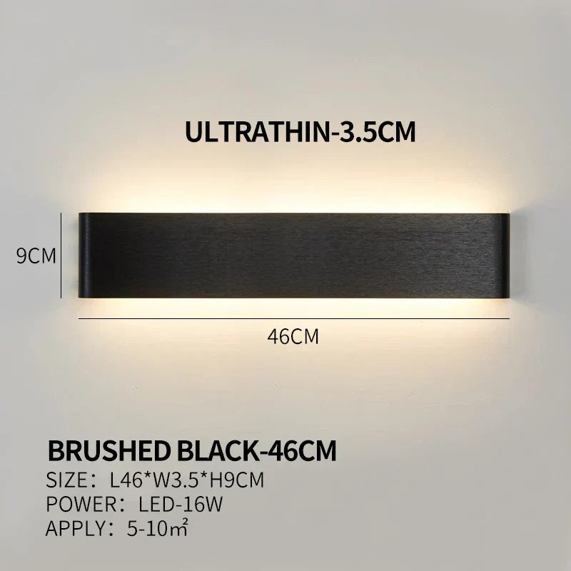 Flache LED-Wandleuchte aus Aluminium mit Acrylschirm