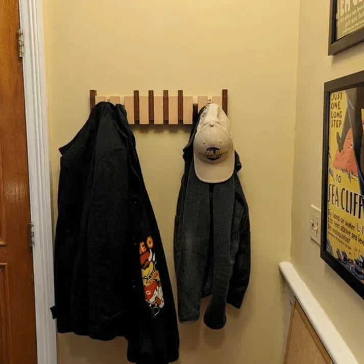 Garderobe im Klavier-Design aus hochwertigem Holz