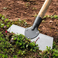 Gartenhacke mit breitem, flachem Blatt und Holzstiel für Unkraut, Moos und Algen