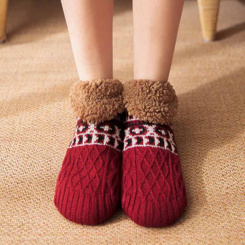 Gemütliche Anti-Rutsch-Socken für warme Füße