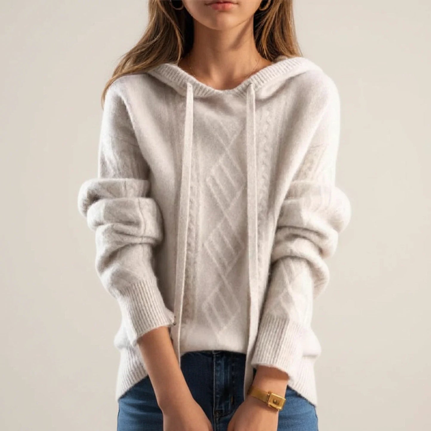 Gemütlicher Damen-Strickpullover mit Kapuze und Zopfmuster