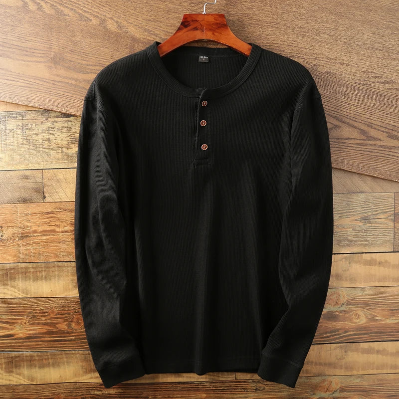 Geripptes Herren-Langarmshirt mit Henley-Ausschnitt