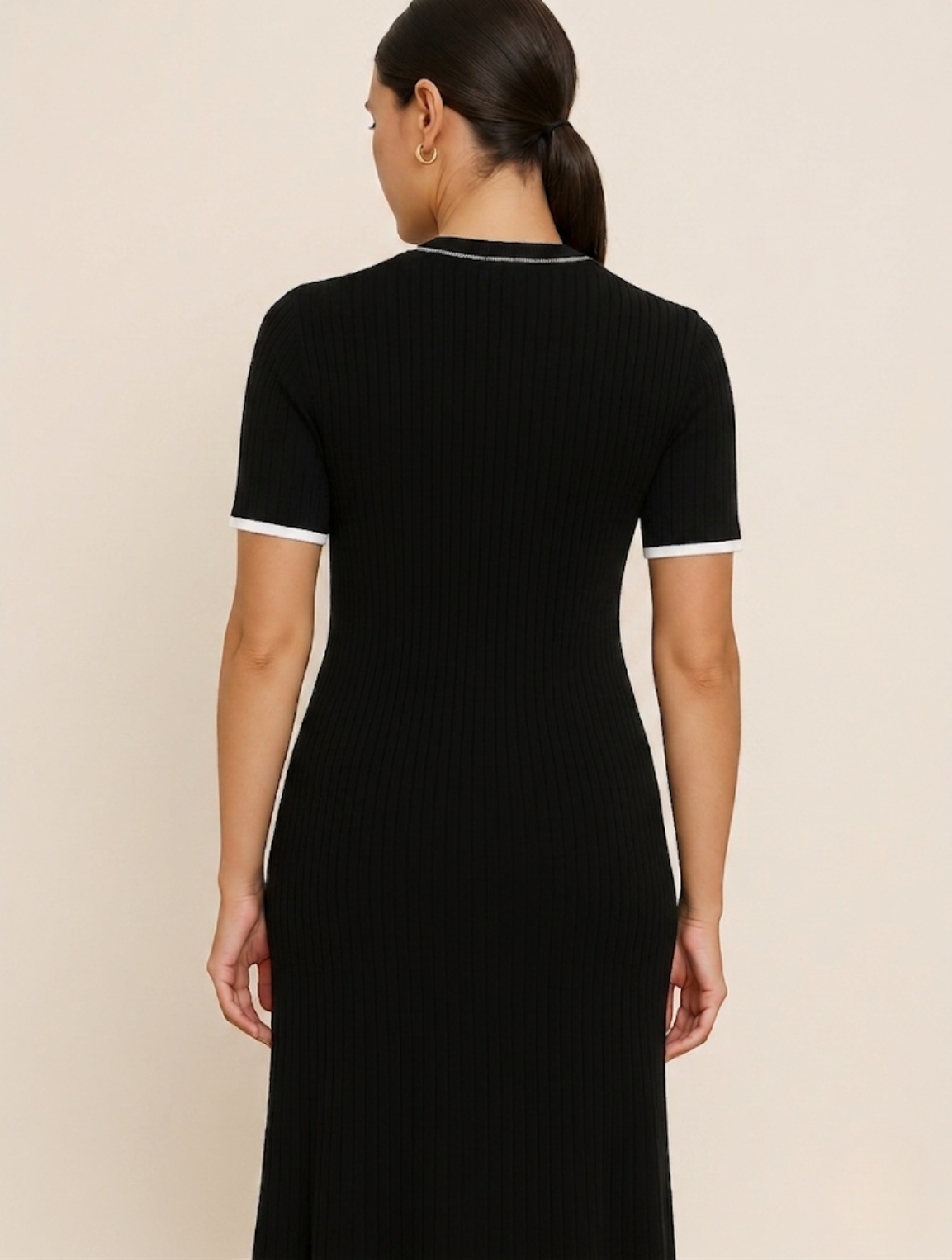 Geripptes Maxikleid für Damen mit Knopfleiste