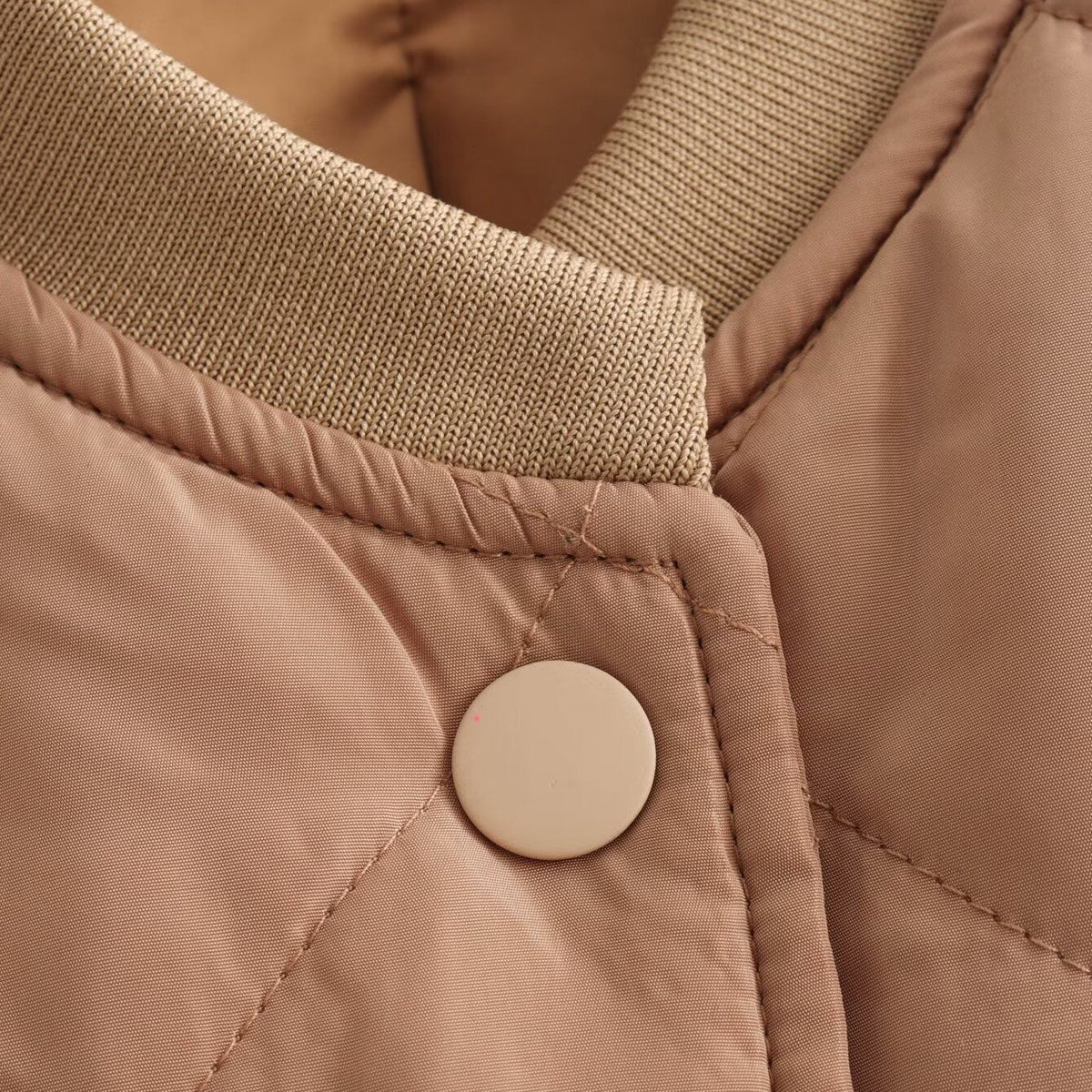 Gesteppte Damen-Bomberjacke aus Polyester | Stilvolle, kurz geschnittene Winterjacke