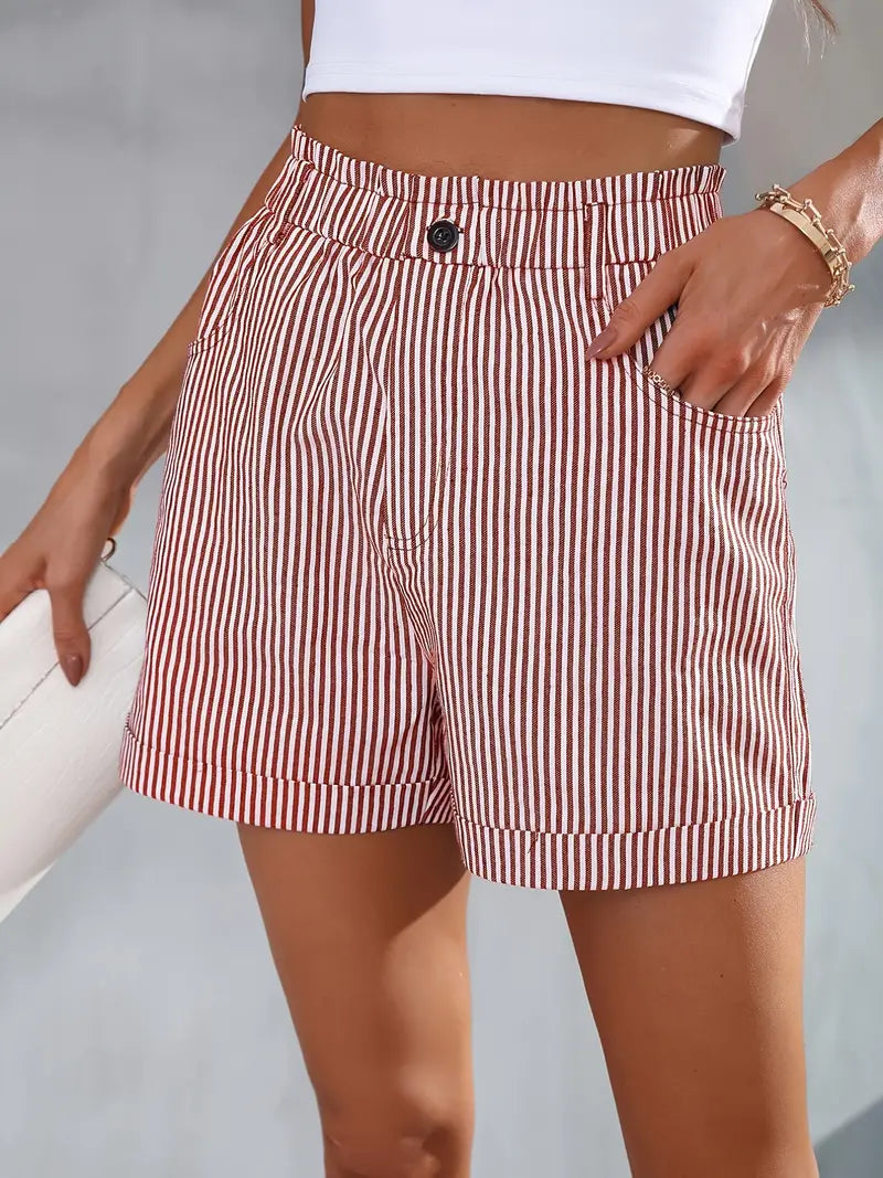 Gestreifte Shorts mit schrägen Eingriffstaschen
