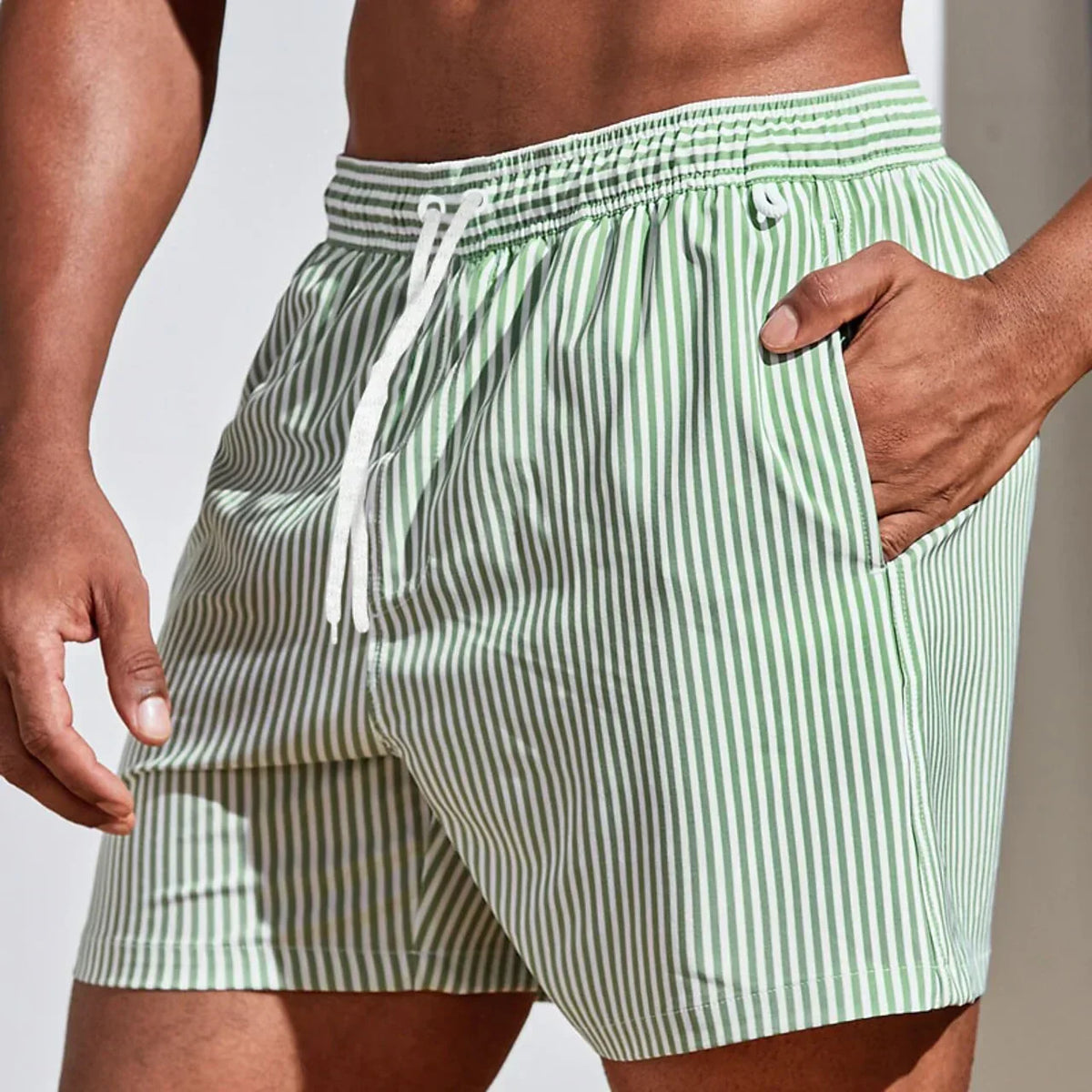 Gestreifte Sport-Badeshorts für Herren