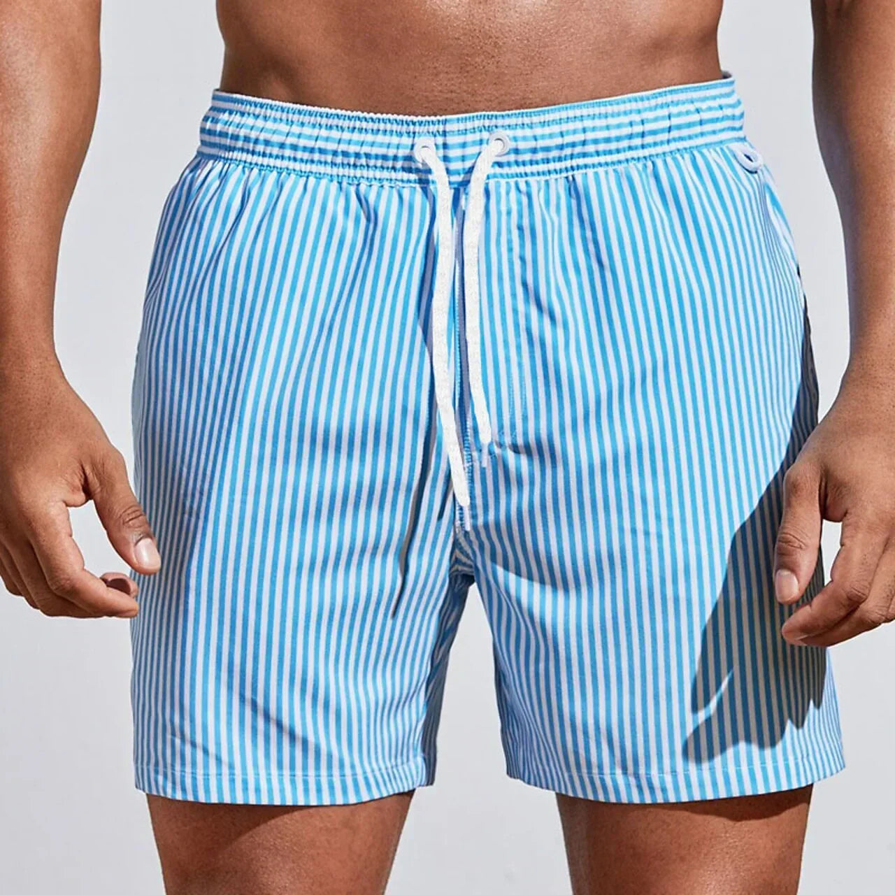 Gestreifte Sport-Badeshorts für Herren