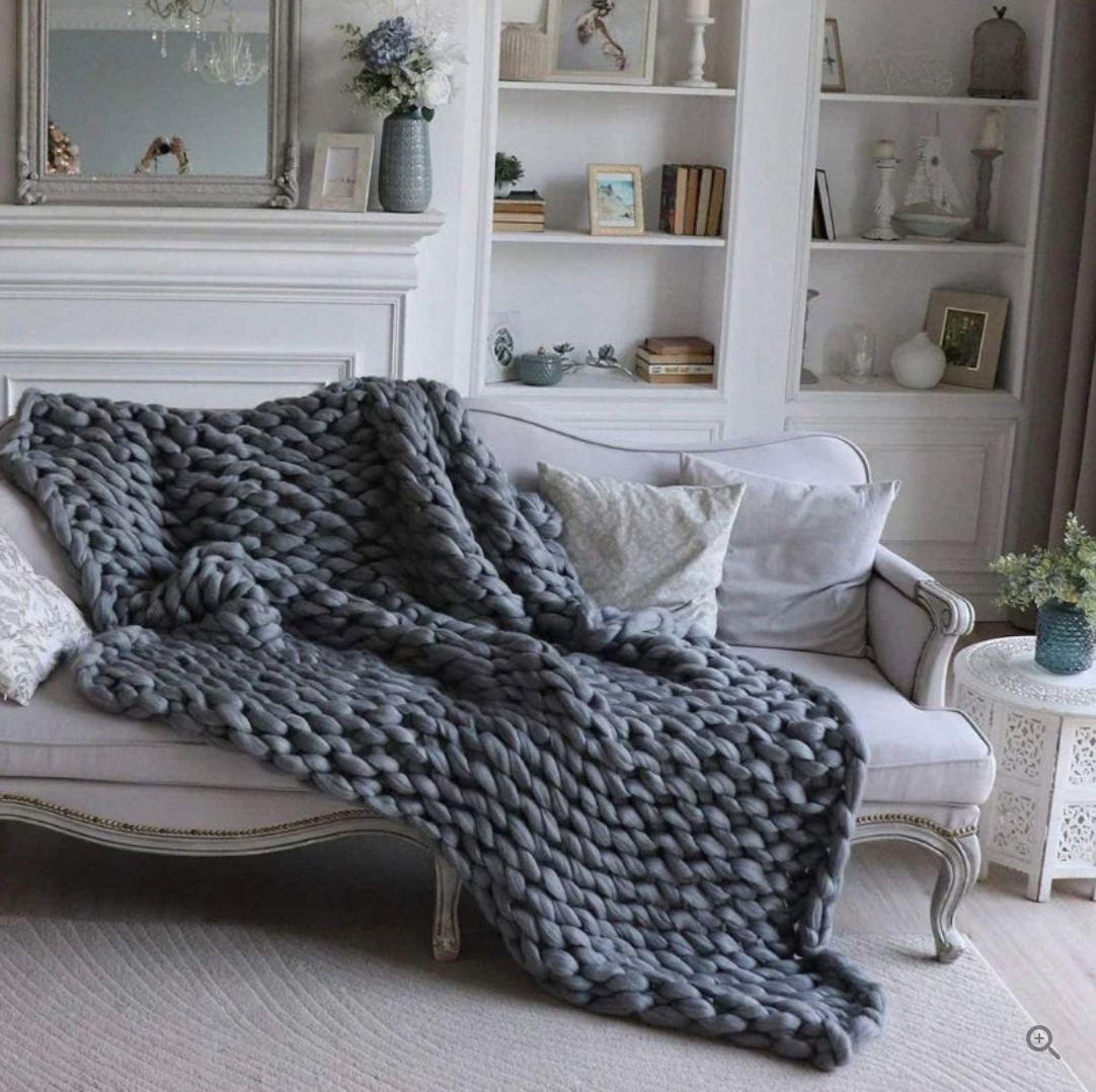 Gestrickte Decke aus Merinowolle – Wärme & Luxus