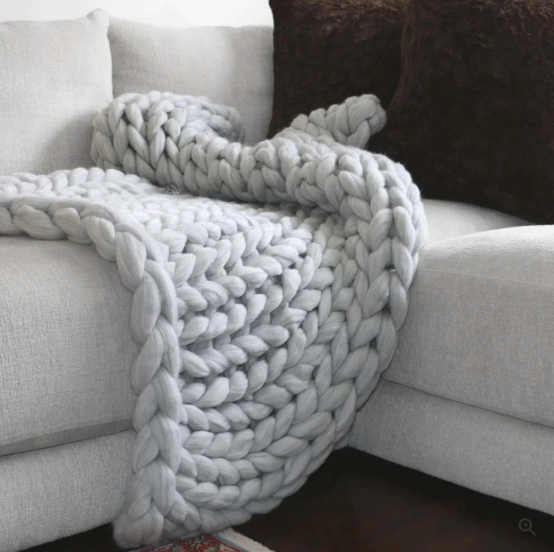 Gestrickte Decke aus Merinowolle – Wärme & Luxus