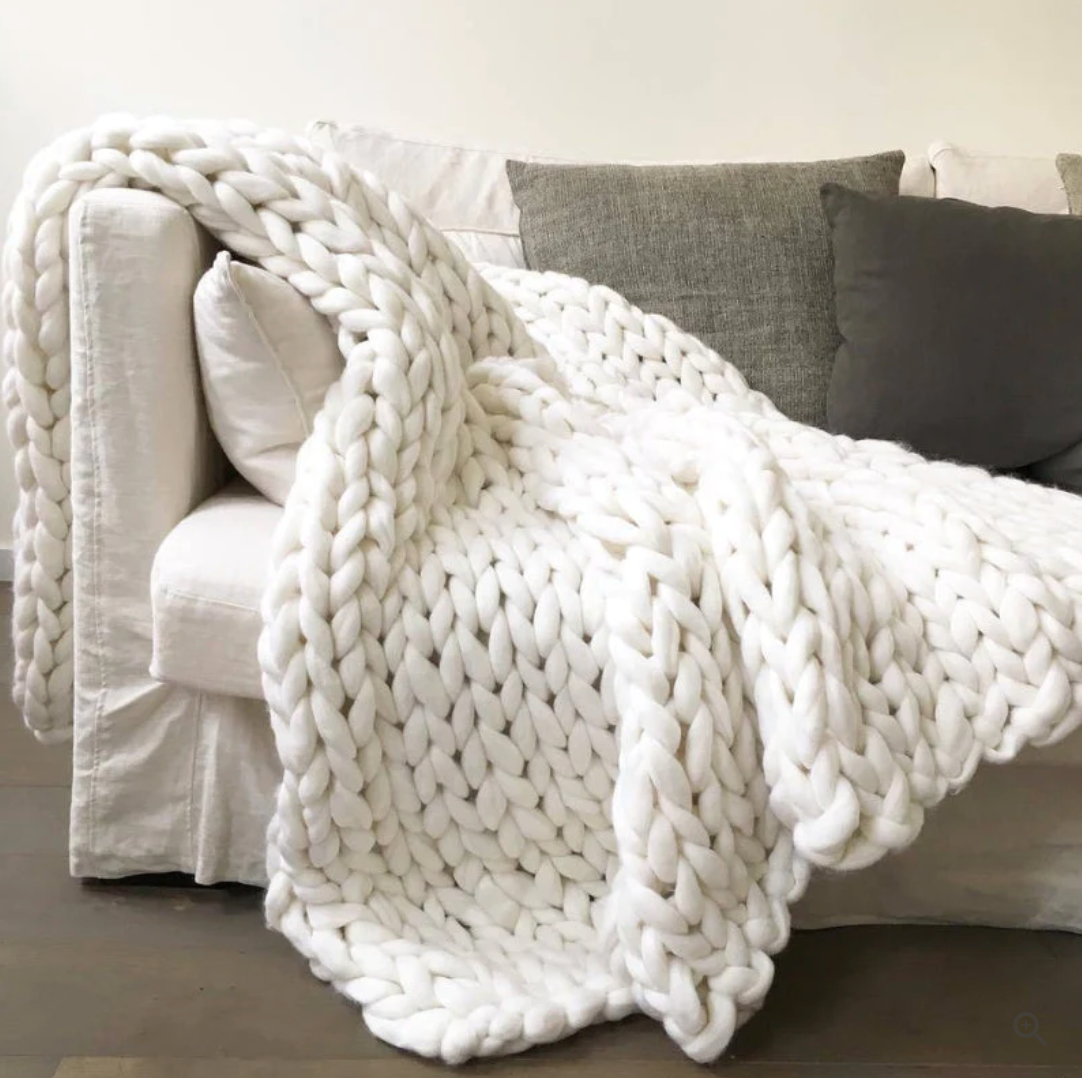 Gestrickte Decke aus Merinowolle – Wärme & Luxus