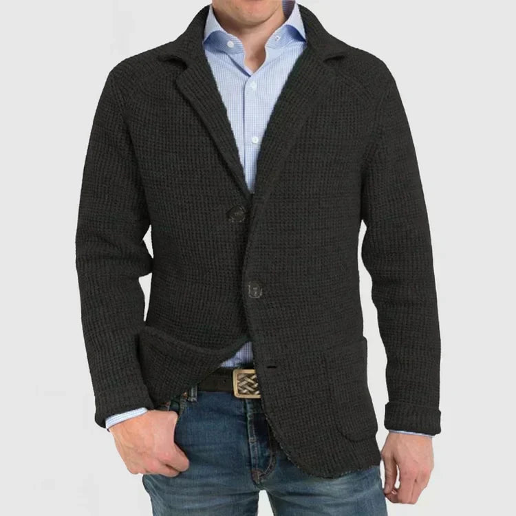 Gestrickter Herrenblazer mit zwei Knöpfen