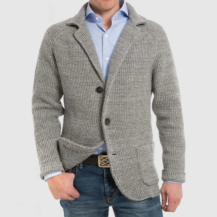 Gestrickter Herrenblazer mit zwei Knöpfen