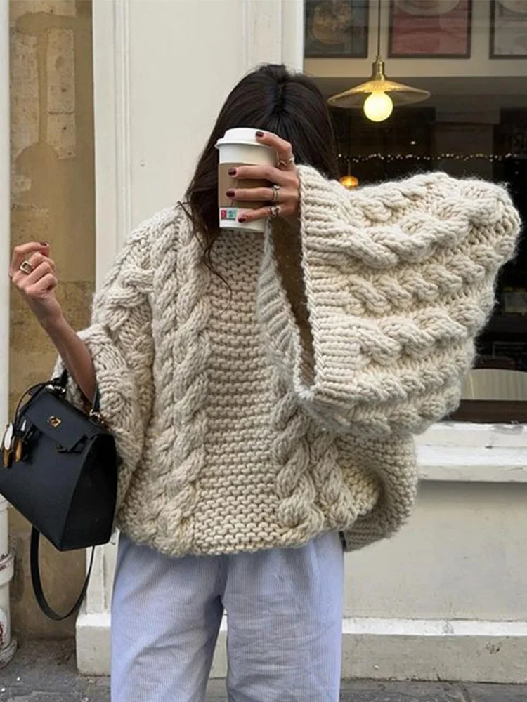 Grob gestrickter, gemütlicher Pullover
