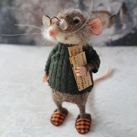 Handgefertigte, nadelgefilzte Maus