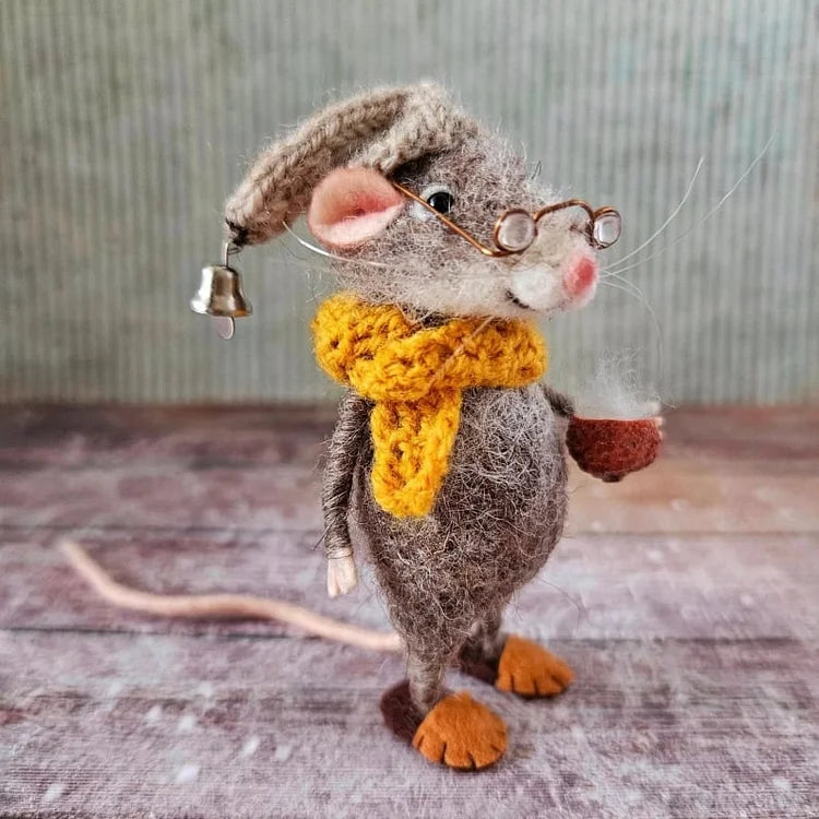 Handgefertigte, nadelgefilzte Maus