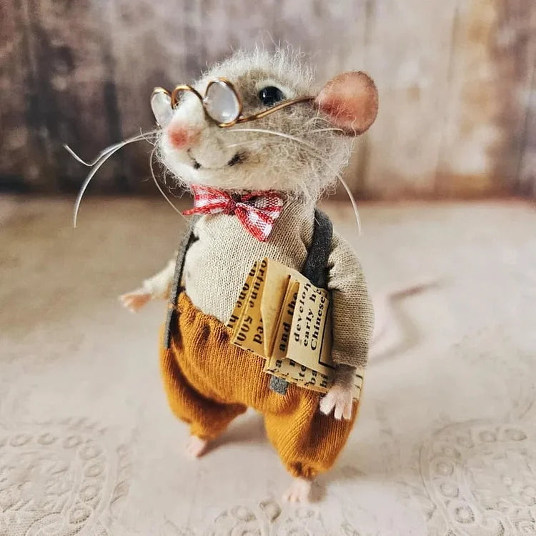 Handgefertigte, nadelgefilzte Maus