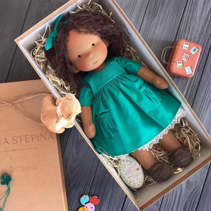 Handgefertigte Waldorf-Stoffpuppe aus weichem Stoff – Kreatives Spielzeug für Kinder