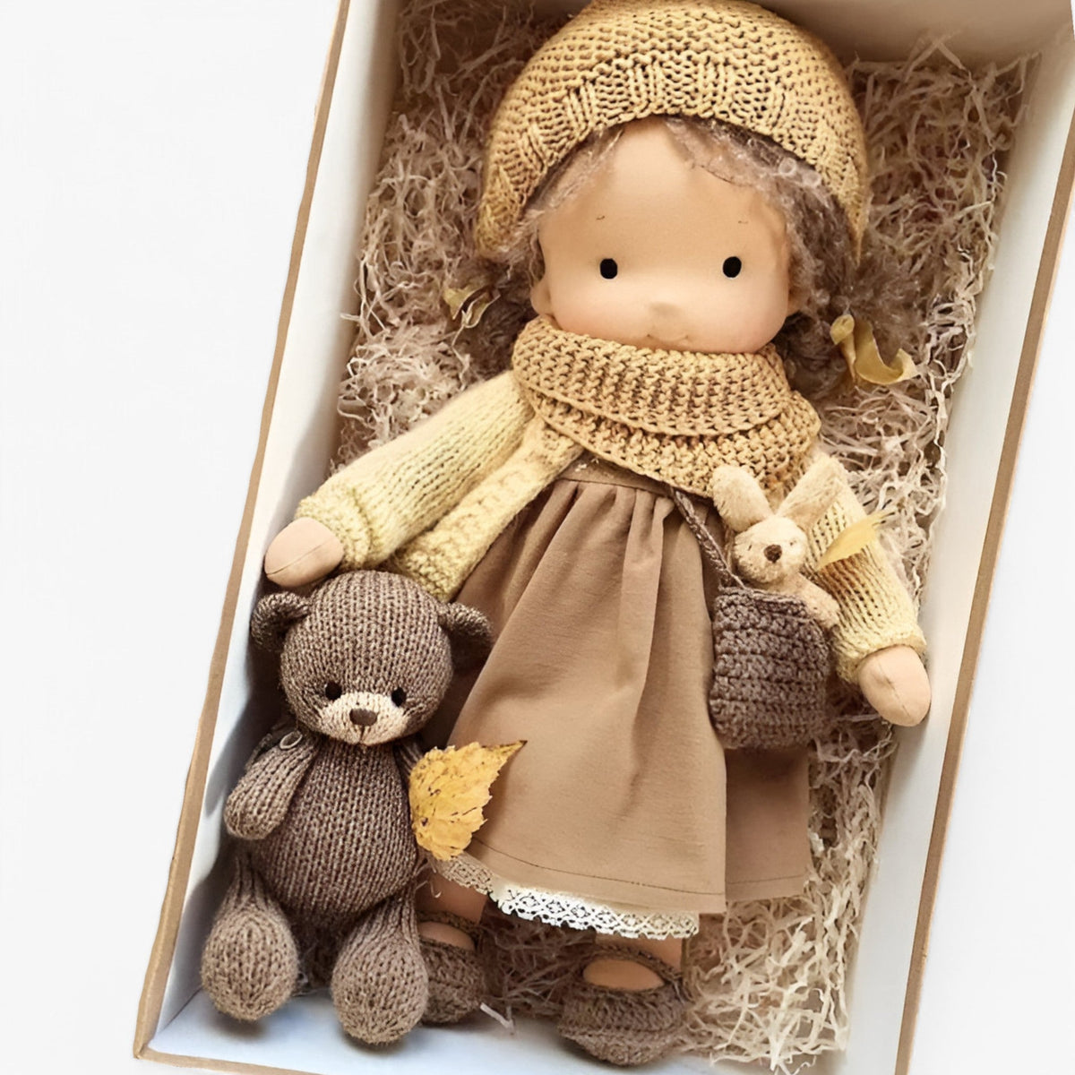 Handgemachte pädagogische Puppe