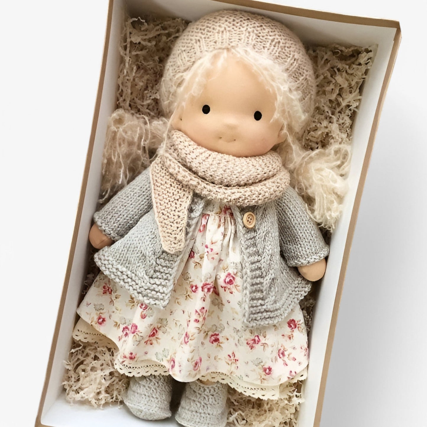 Handgemachte pädagogische Puppe