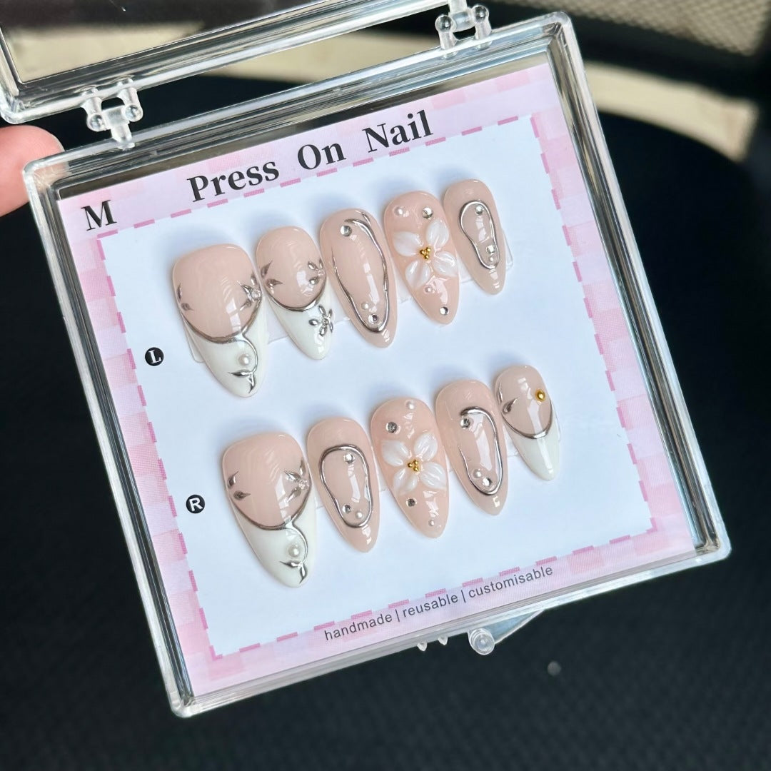 Handgemachtes Press-on-Nail-Art-Set mit Blumenmuster