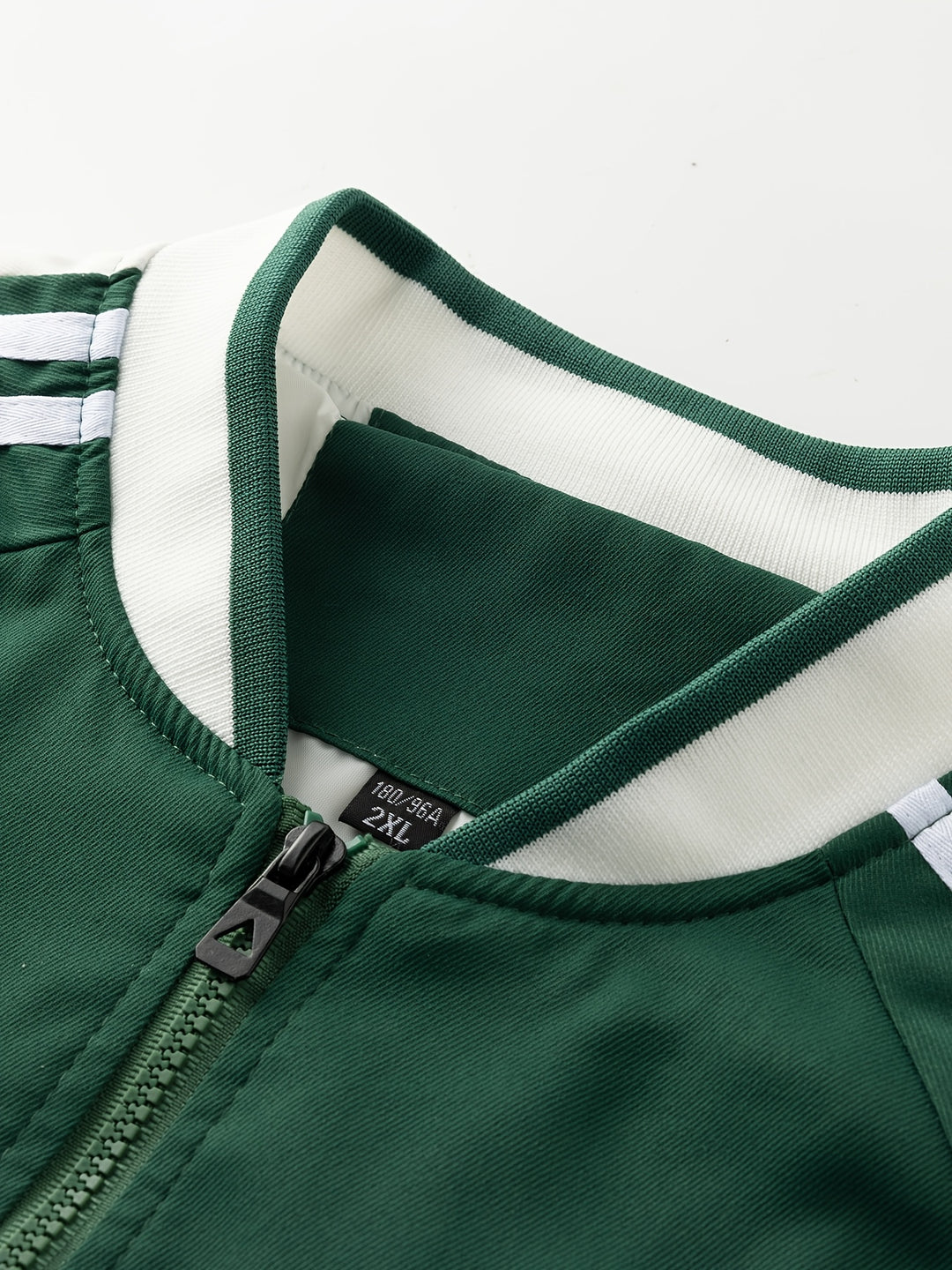Herren-Sportjacke – leicht & atmungsaktiv mit gestreiften Ärmeln