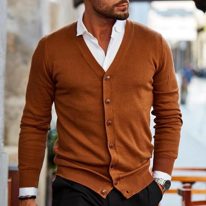 Herren-Strickjacke mit V-Ausschnitt und Knöpfen