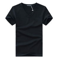 Herren-T-Shirt mit V-Ausschnitt im Slim Fit