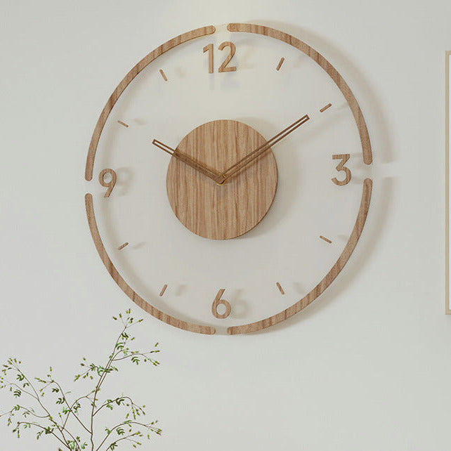Holzwanduhr im skandinavischen Stil