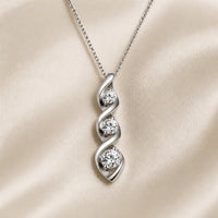 Infinity-Halskette aus Weißgold mit Zirkonia
