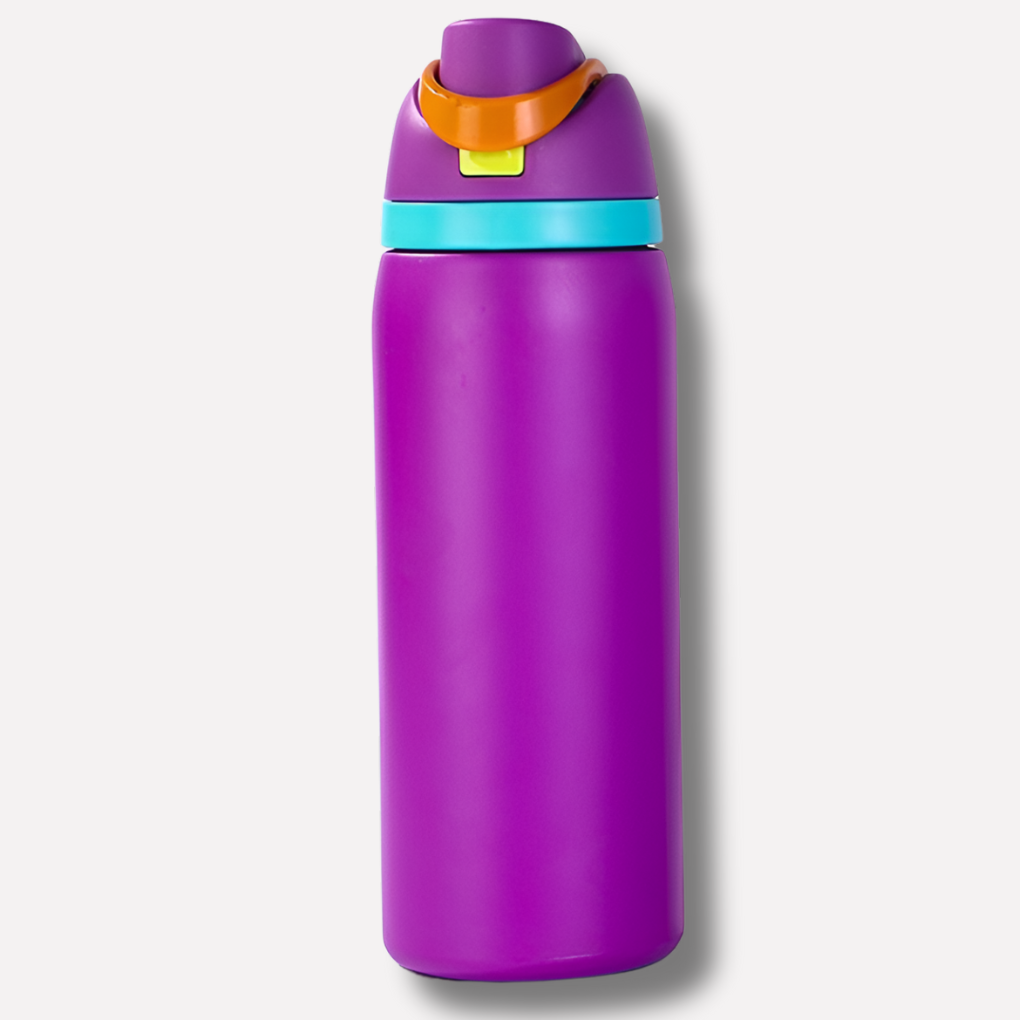 Isolierte Wasserflasche mit integriertem Strohhalm