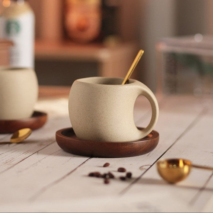 Japanisch inspiriertes Kaffeetassen-Set aus Keramik inklusive Bambusuntertasse und Löffel