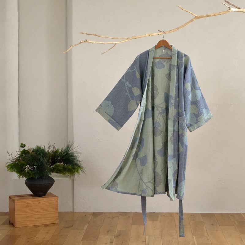 Kimono-Bademantel aus atmungsaktiver Bio-Baumwolle mit leichter, weicher Webstruktur